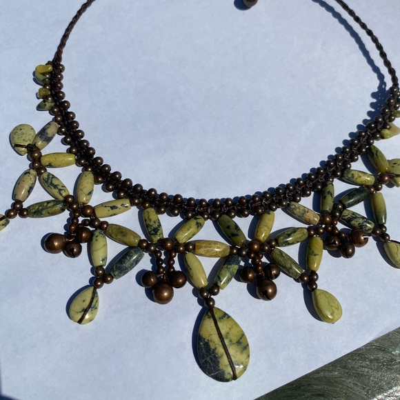 Beautiful Vintage Y2K Cluster Beaded Green Earth Tone Boho Statement Necklace - Picture 4 of 9